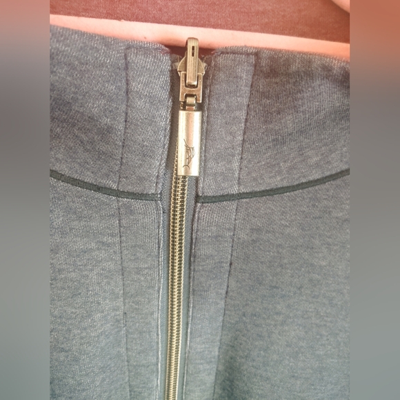 LIKE NEW!! TOMMY BAHAMA, Flipcoast Reversible Pullover. Size XL - Picture 3 of 12